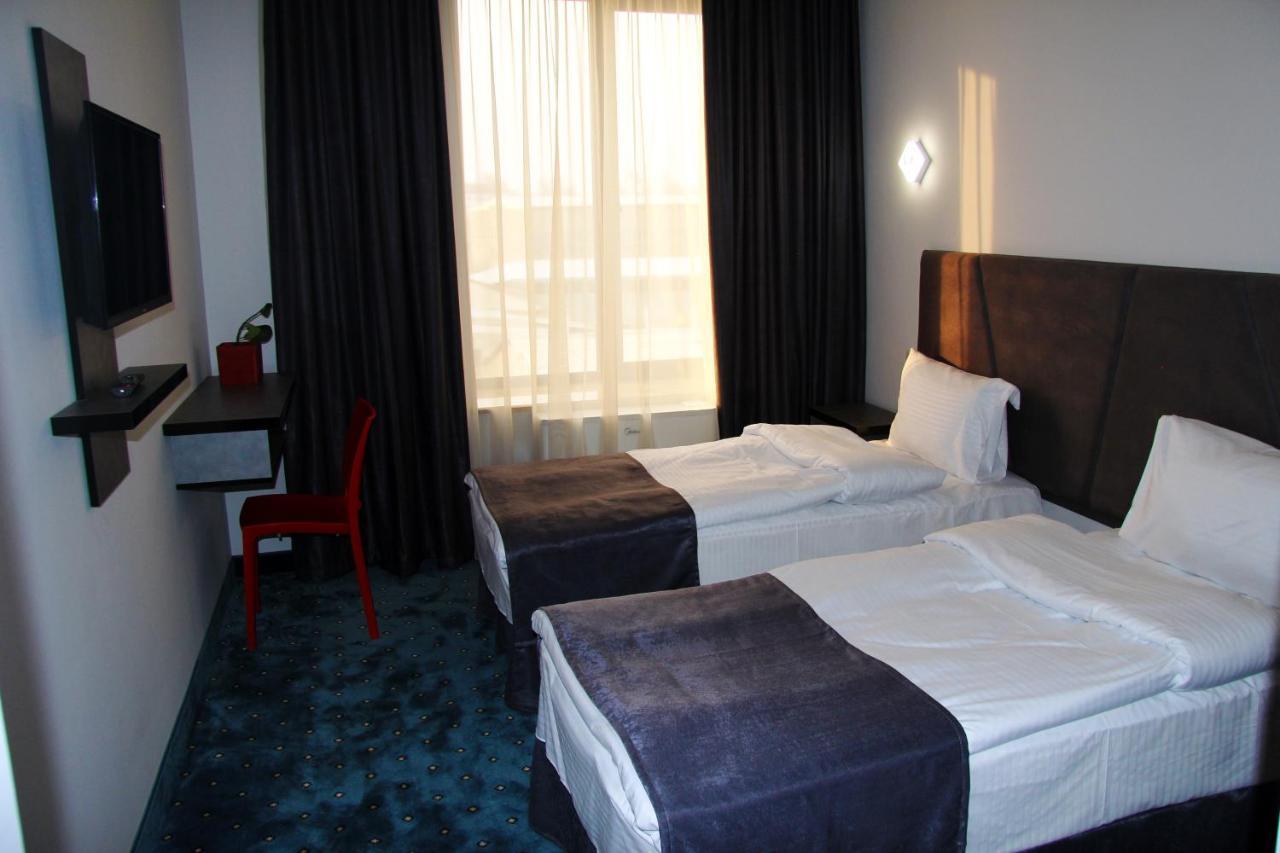 Nice Hotel เยเรวาน ภายนอก รูปภาพ