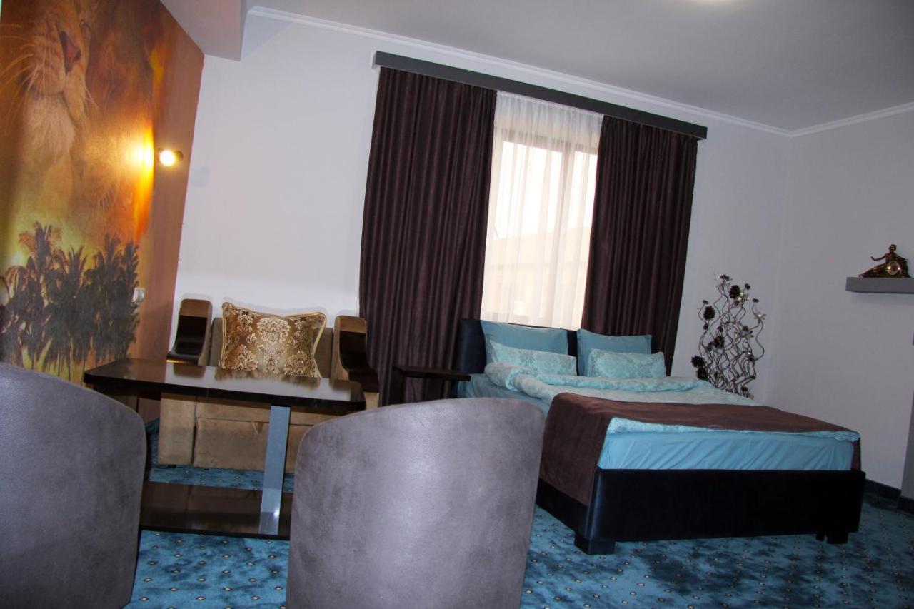 Nice Hotel เยเรวาน ภายนอก รูปภาพ