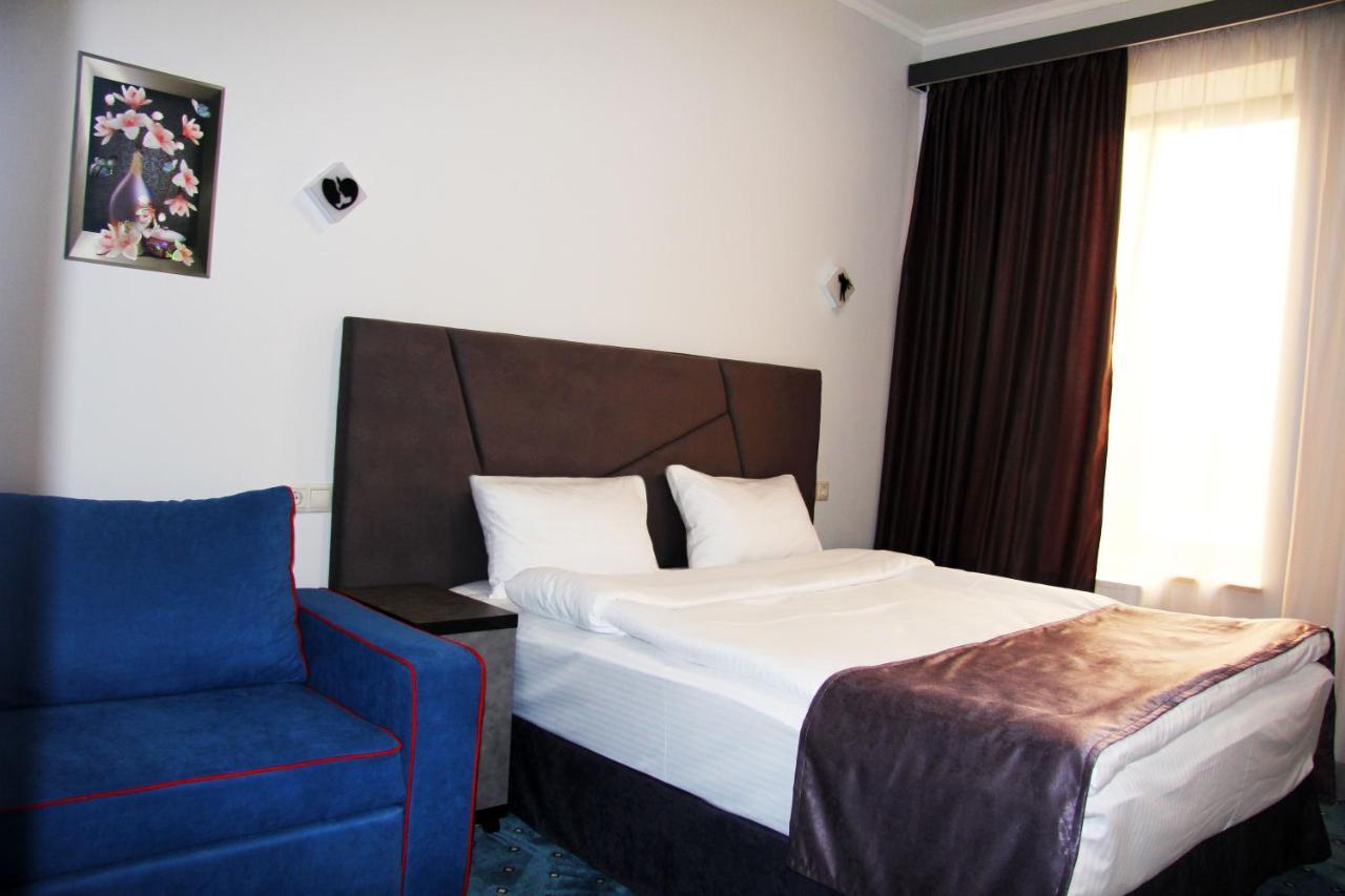 Nice Hotel เยเรวาน ภายนอก รูปภาพ