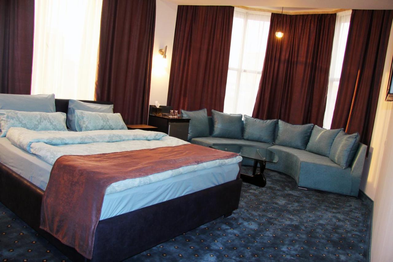 Nice Hotel เยเรวาน ภายนอก รูปภาพ