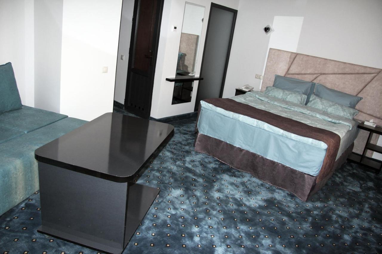 Nice Hotel เยเรวาน ภายนอก รูปภาพ